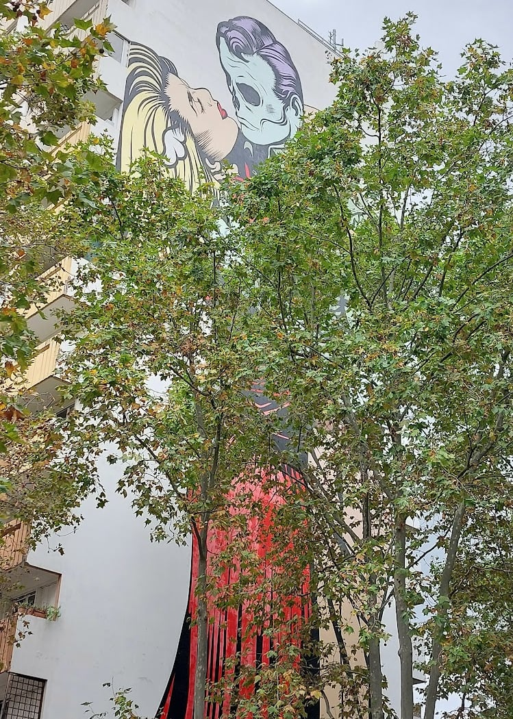 street art l'étreinte de la mort 3